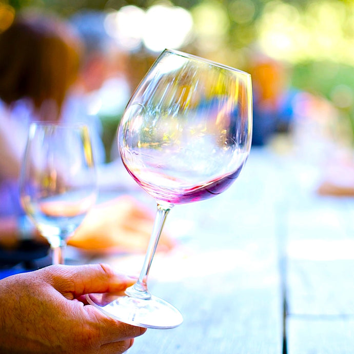 How to Taste Wine Like a Pro in 5 Simple Steps